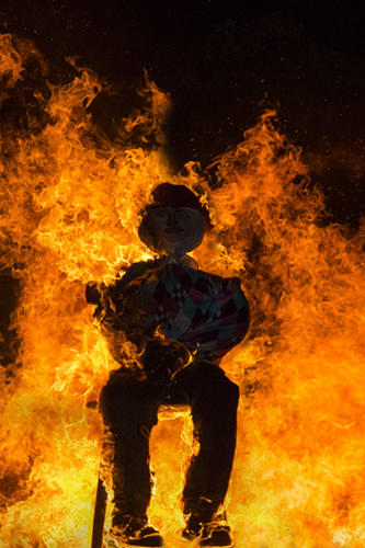 Crémation-de-la-poupée-d'hiver-à-Habsheim    JEA9074c