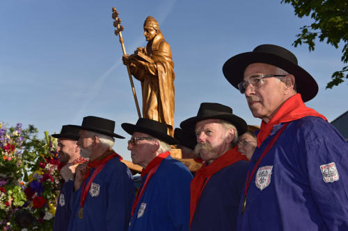 Kintzheim, procession-des-brancards-fleuris 3   JEB2127