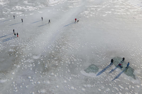 Le-gel-a-figé-les prés-innondées-1   DJI 0649b