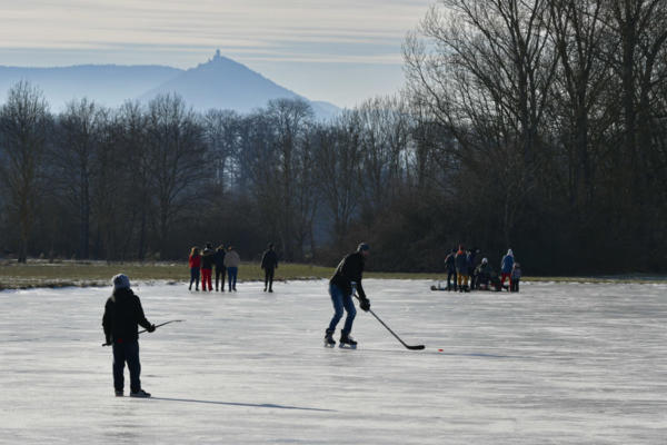 Patinoire_improvisée_après_le_gel    JJN4483
