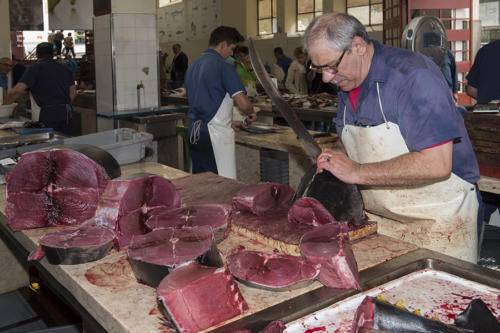 Au-marche-de-Funchal   JEA4727 