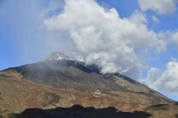 Le-Teide-a-la-tête-dans-les-nuages   JJN6433